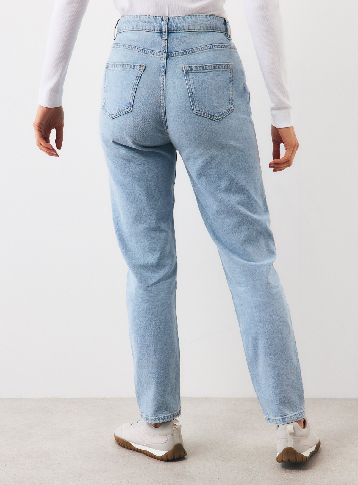 Light Denim Cotton Blend High Rise Mom Jeans 10R - Image 4 thumbnail